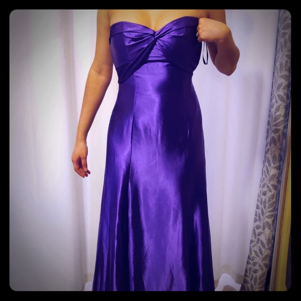 Satin 👗 purple dress perfect for prom or wedding